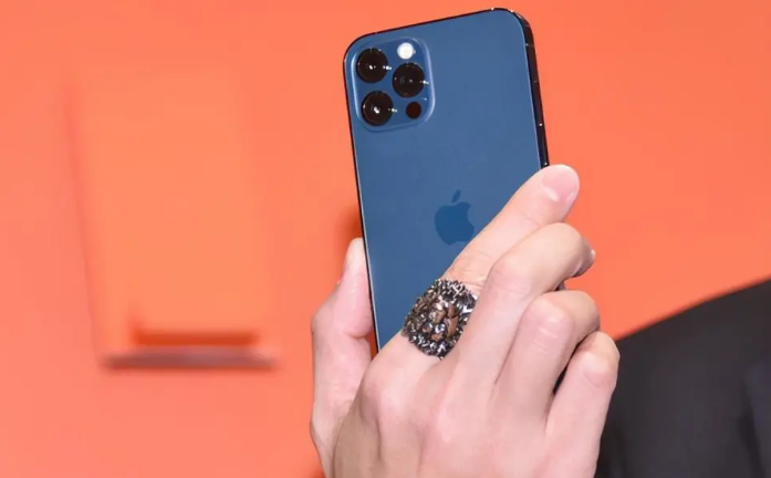 威远苹果手机维修分享iPhone12系列重启方法教程 